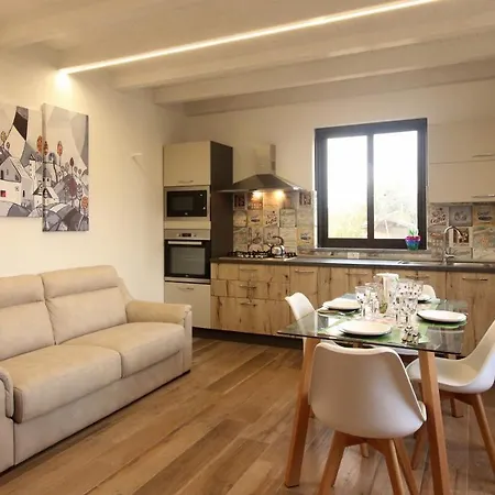 Holiday home Casa Tre Noci Lascari